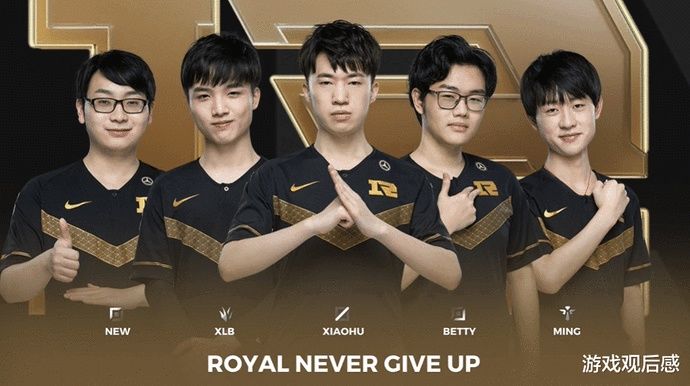 足球青训成 足球青训成