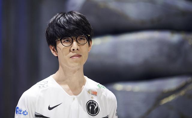 西塞虽然已 西塞虽然已